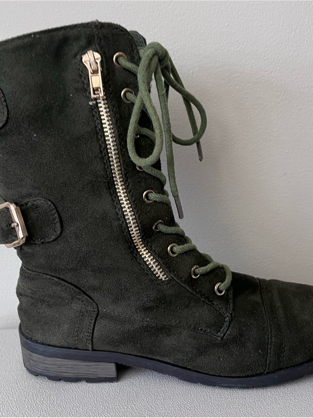 Women’s Size 8.5 Olive Suede Lace-Up Combat Boot with Side Zip